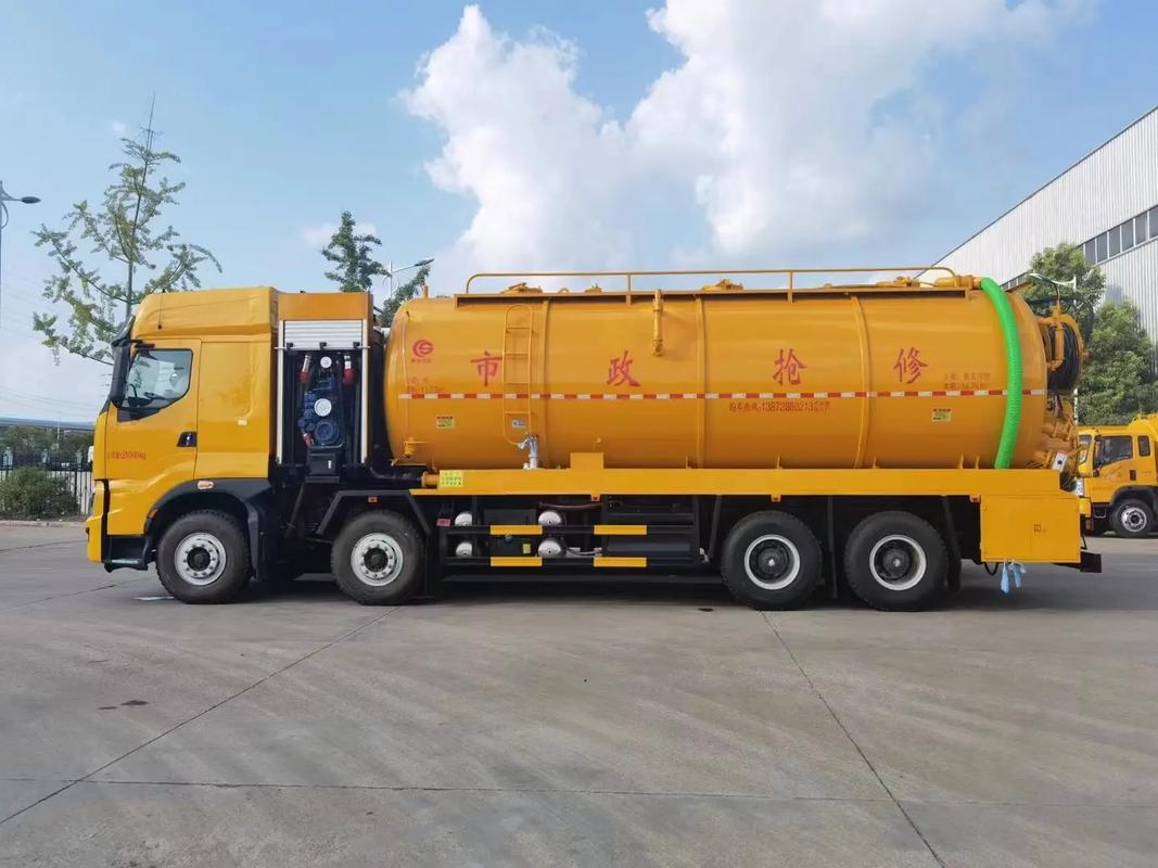 北京海淀區(qū)專(zhuān)業(yè)清理化糞池吸糞車(chē),高壓清洗.聯(lián)系電話(huà)15011
